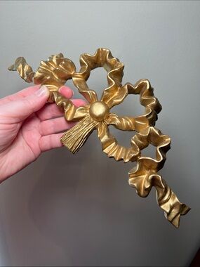 Vintage Style Hollywood Regency Gold Ornate French Bow Wall Decor Accent